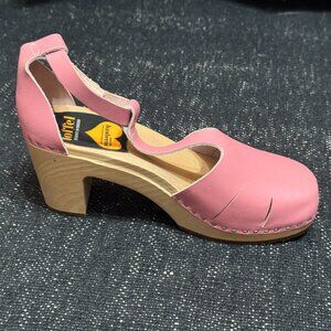 Swedish Hasbeens Baskemolla Toffel T-Strap Sandal, EU 39, Bubble Gum Pink